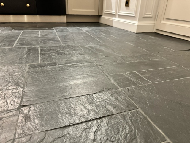 Carreaux rustique en ardoise finition "brute-polie".