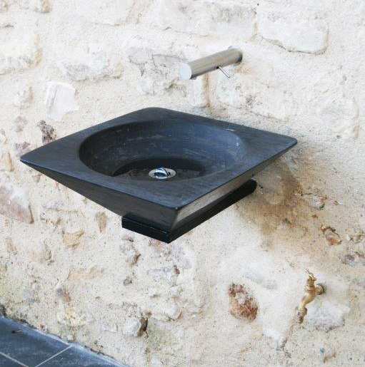 Vasque en ardoise, style occitan